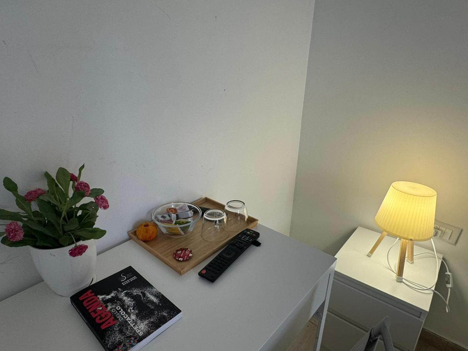 Modern Room With Private Bathroom Тренто Екстериор снимка